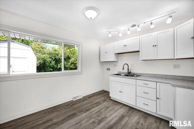 5519 N Montello Dr, Peoria, IL 61614 - photo 7