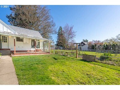 246 SW Chapman St, Sheridan, OR 97378 - photo 5