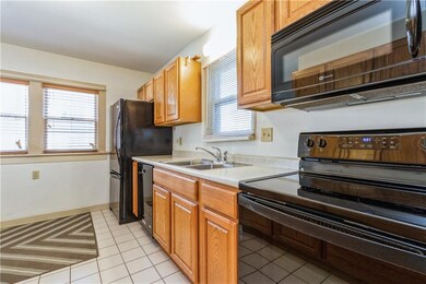 4114 Pleasant St, Des Moines, IA 50312 - photo 5