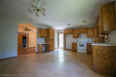 508 SW 8th St, Muldrow, OK 74948 - photo 4