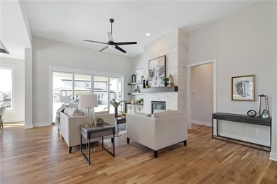 9252 Saddletop St, Lenexa, KS 66227 - photo 5