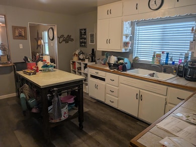 601 W Gordon St, Francesville, IN 47946 - photo 7