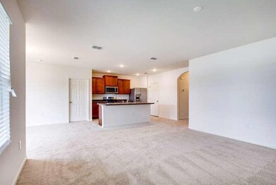 LIVING-KITCHEN