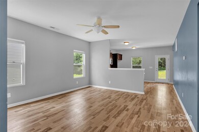 2318 Marthas Ridge Dr, Statesville, NC 28625 - photo 3