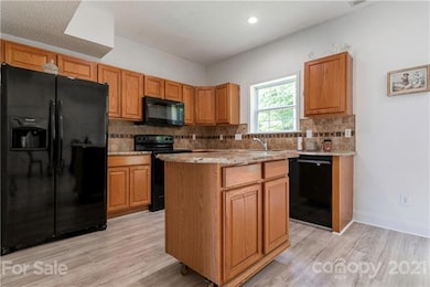 714 Berkshire Dr, Statesville, NC 28677 - photo 4