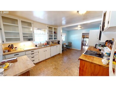 94191 10th St, Gold Beach, OR 97444 - photo 5