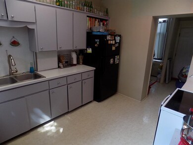 114 W van Trees St, Washington, IN 47501 - photo 4