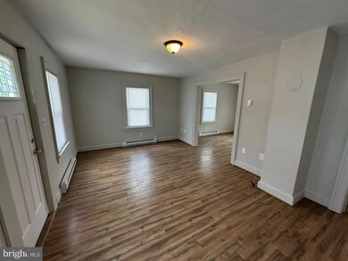 115 N Hawksbill St, Luray, VA 22835 - photo 5