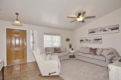 ENTRY/LIV RM