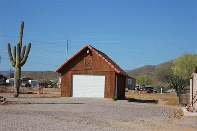 Detached garage