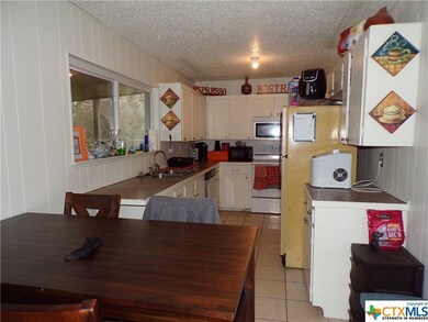 1906 Phyllis Dr, Copperas Cove, TX 76522 - photo 2