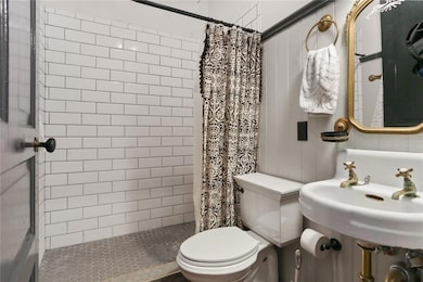 1323 Constance St, New Orleans, LA 70130 - photo 4