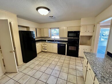 114 Ridgewood Dr, Fredericksburg, TX 78624 - photo 5