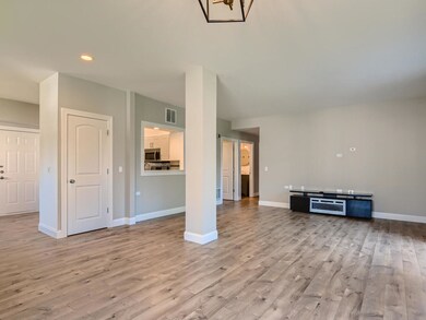 320 Emerald Ln unit 12/4, Algonquin, IL 60102 - photo 5