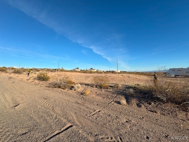 735 E Vulcan Dr, Meadview, AZ 86444 - photo 7