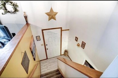 2136 Summer Breeze Dr, Columbus, OH 43223 - photo 2