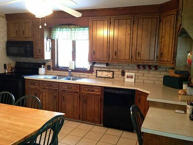 15 Lachance St, West Warwick, RI 02893 - photo 3