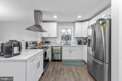 2256 Aquia Dr, Stafford, VA 22554 - photo 2