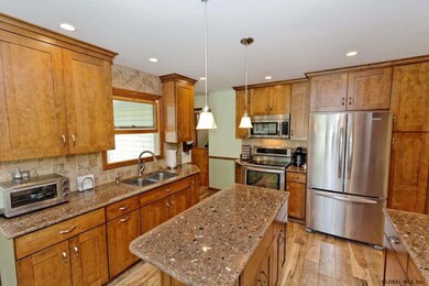 54 Bertone Dr, Schenectady, NY 12306 - photo 3