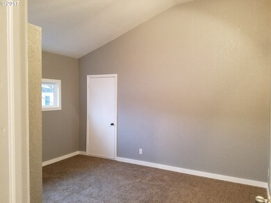 Bedroom, Primary