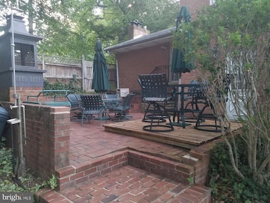 5300 Ludlow Dr, Temple Hills, MD 20748 - photo 2