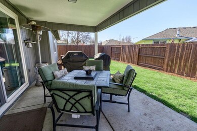 1369 Vista Dr, Central Point, OR 97502 - photo 6