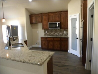 916 Sam St, Springtown, TX 76082 - photo 7