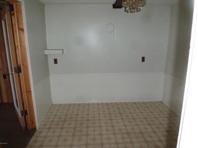 6-Dining Area