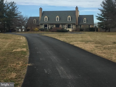 12065 Wetherfield Ln, Potomac, MD 20854 - photo 2