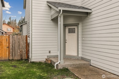 913 Burton Ray St NE, Lacey, WA 98516 - photo 3