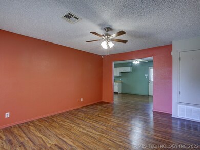 595 W 147th Place S, Glenpool, OK 74033 - photo 5