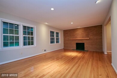 6441 Walters Woods Dr, Falls Church, VA 22044 - photo 3