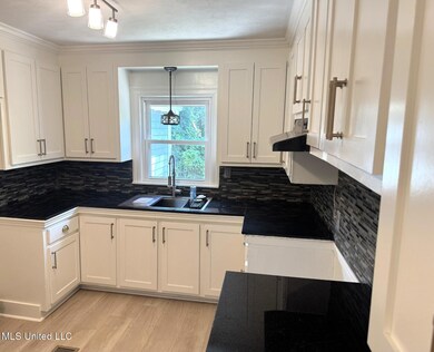 1708 Robinson St, Natchez, MS 39120 - photo 4