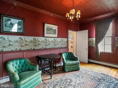 157 Congress St, Berkeley Springs, WV 25411 - photo 4