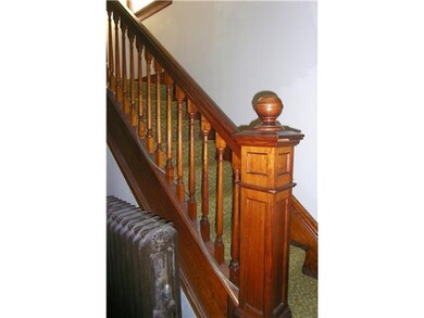 Foyer Original staircase
