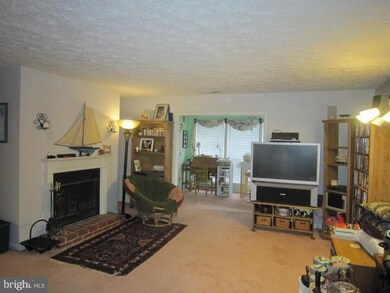 11995 Cardamom Dr unit 11995, Woodbridge, VA 22192 - photo 3