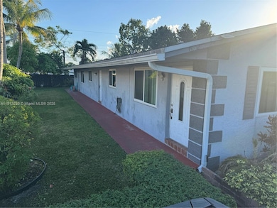 6322 Eaton St unit 1-2, Hollywood, FL 33024 - photo 3