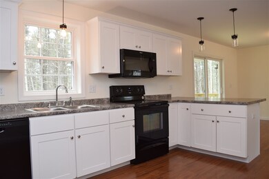 41 Millers Farm Dr, Rochester, NH 03868 - photo 2