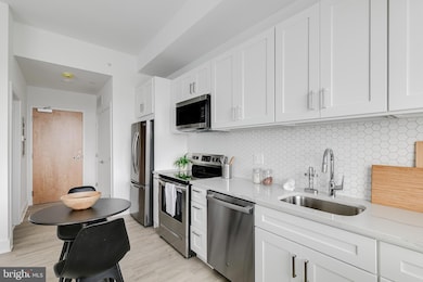 2201 Washington Ave unit 413, Philadelphia, PA 19146 - photo 7