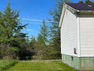 19 Smithfield Dr, MacHias, ME 04654 - photo 4