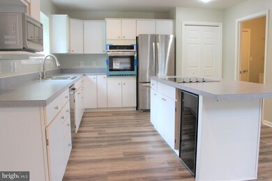 260 Poplar Ln, Mount Wolf, PA 17347 - photo 4