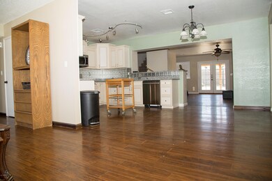 Living Room/Kitchen