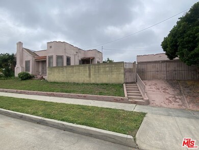 Garage on Cimarron St