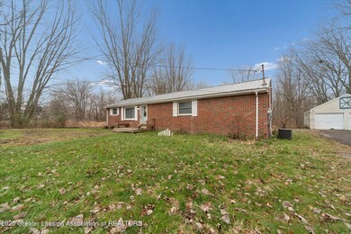 5424 S Waverly Rd, Lansing, MI 48911 - photo 4