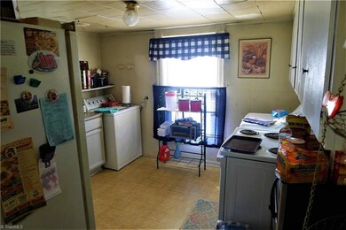 701 Lawsonville Ave, Reidsville, NC 27320 - photo 4