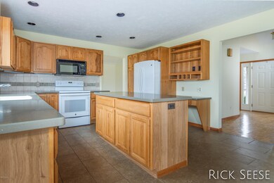 46 Rivertop Dr unit 24, Lowell, MI 49331 - photo 5