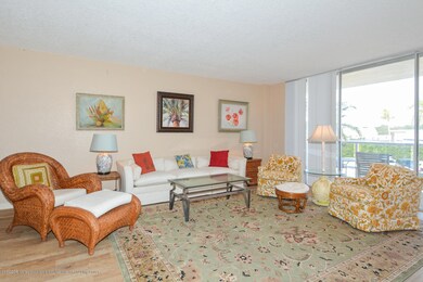 2800 N Flagler Dr 214 West-large-006-5-L
