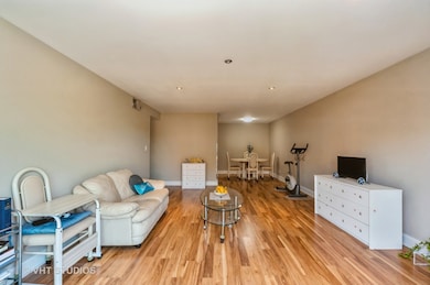 1623 Ashland Ave unit 5C, Des Plaines, IL 60016 - photo 2