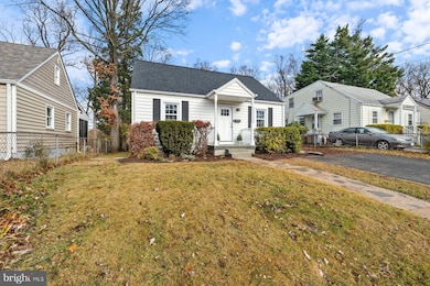 527 Beall Ave, Rockville, MD 20850 - photo 2