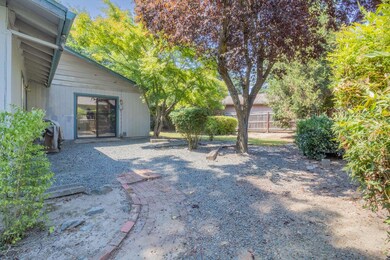 1107 SW Erica Dr, Grants Pass, OR 97526 - photo 6